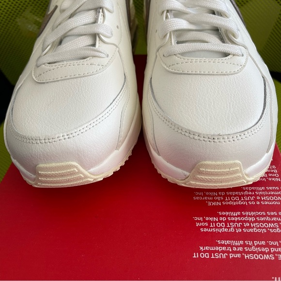 Women's Nike Air Max Excee Lea Sail/Mtlc Red Bronze (DM0837 100) Sold Out Rare - Picture 6 of 9